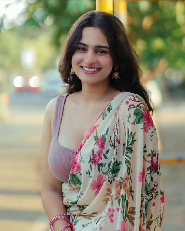 Ayesha Khan Shines With Viral Dhurandhar Song Shararat