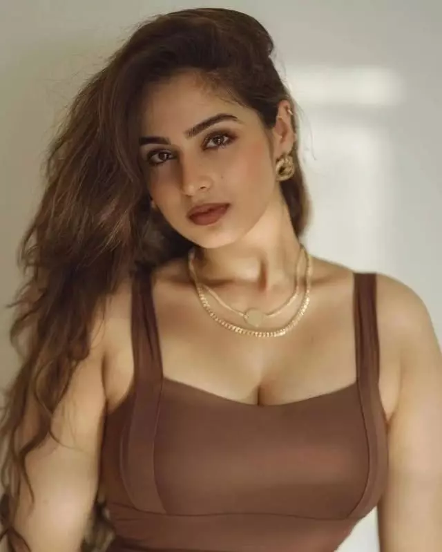 Ayesha Khan Shines With Viral Dhurandhar Song Shararat