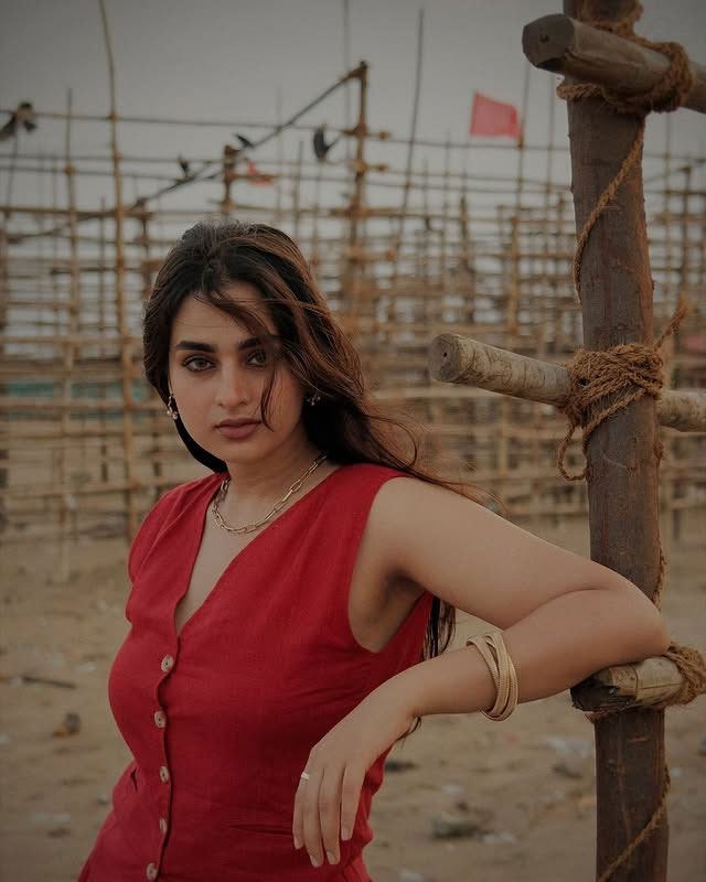 Ayesha Khan Shines With Viral Dhurandhar Song Shararat