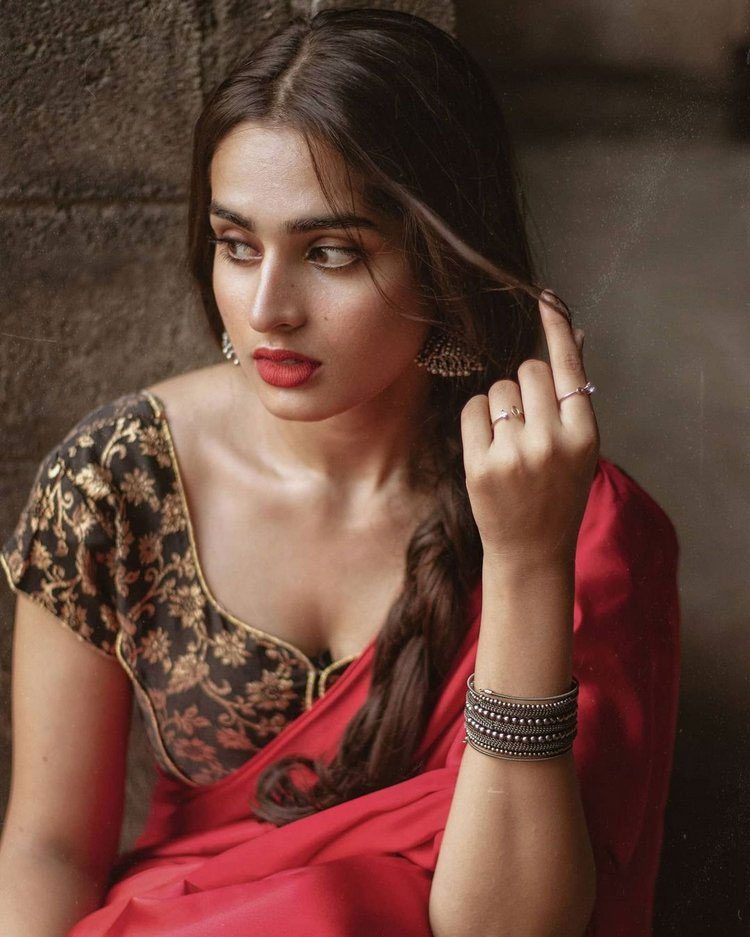 Ayesha Khan Shines With Viral Dhurandhar Song Shararat Ayesha Khan Shines With Viral Dhurandhar Song Shararat