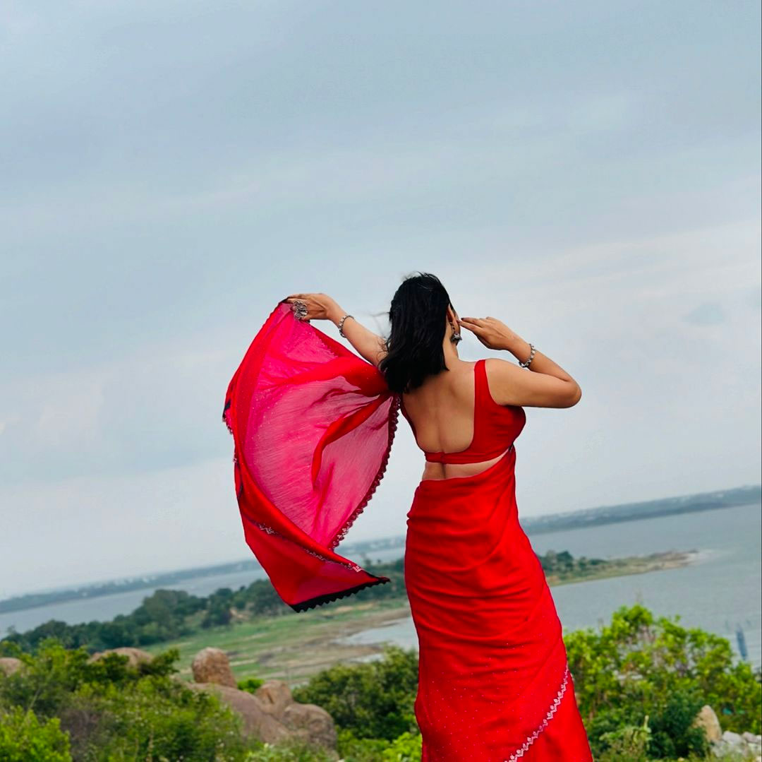 Doulath Sulthana Blends Confidence With Modern Style