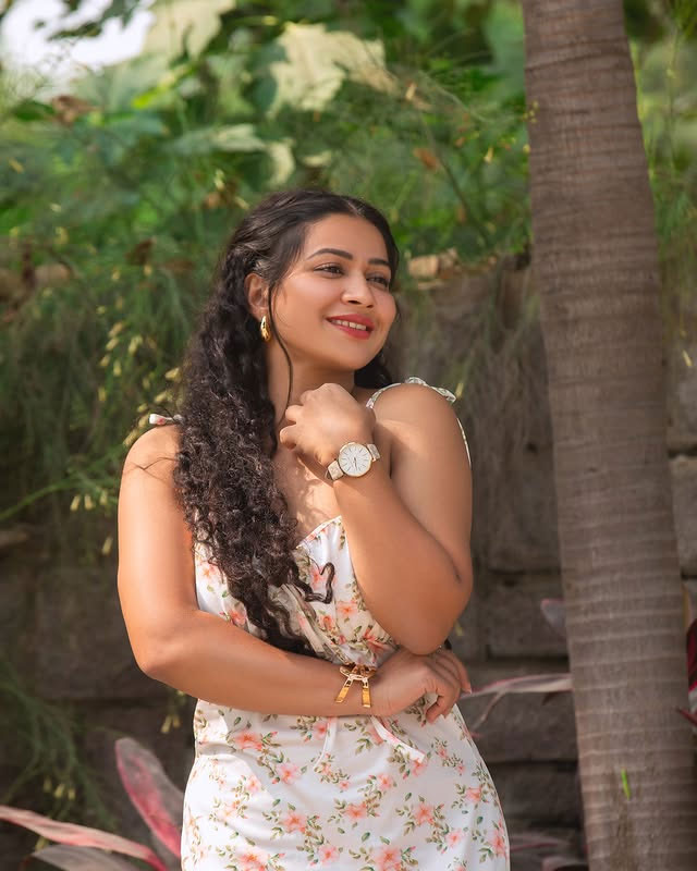 Doulath Sulthana Blends Confidence With Modern Style