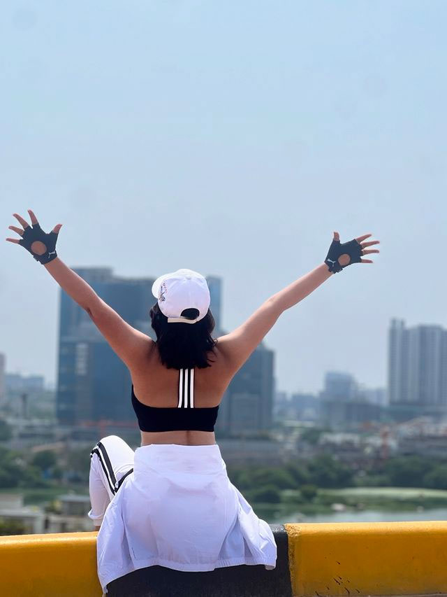 Doulath Sulthana Blends Confidence With Modern Style