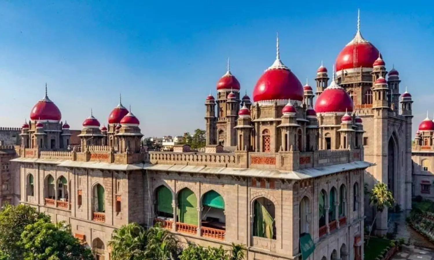 తెలంగాణ సర్కారుకు టీ హైకోర్టు ఫైన్