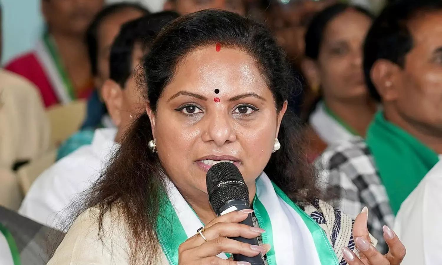 గుంట‌న‌క్క‌లూ ఖ‌బ‌డ్దార్..సీఎంన‌వుతా..విమ‌ర్శ‌కుల‌పై క‌విత ఫైర్‌