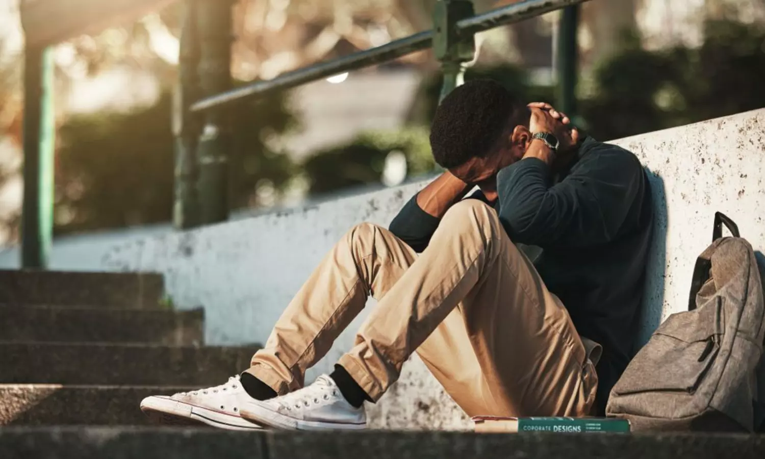 డిజిటల్ భారం : కృంగిపోతున్న యంగ్ డిజిటల్ భారం : కృంగిపోతున్న యంగ్