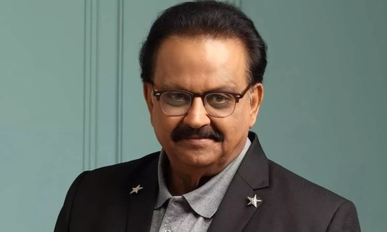 రవీంద్ర భారతిలో గాన గంధర్వుడు బాలు విగ్రహం రవీంద్ర భారతిలో గాన గంధర్వుడు బాలు విగ్రహం