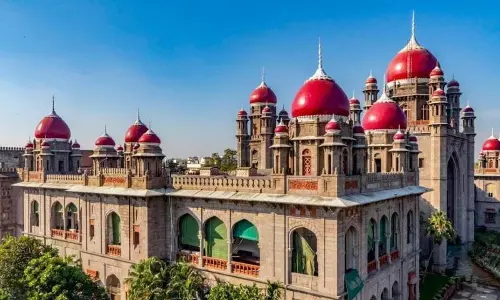 తెలంగాణ సర్కారుకు టీ హైకోర్టు ఫైన్