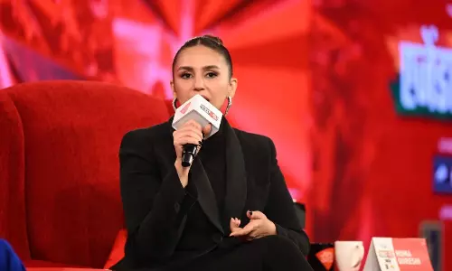 పాపరాజీలు ఫ్రీగానే వస్తారా? ఈ విషయం తెలుసా?