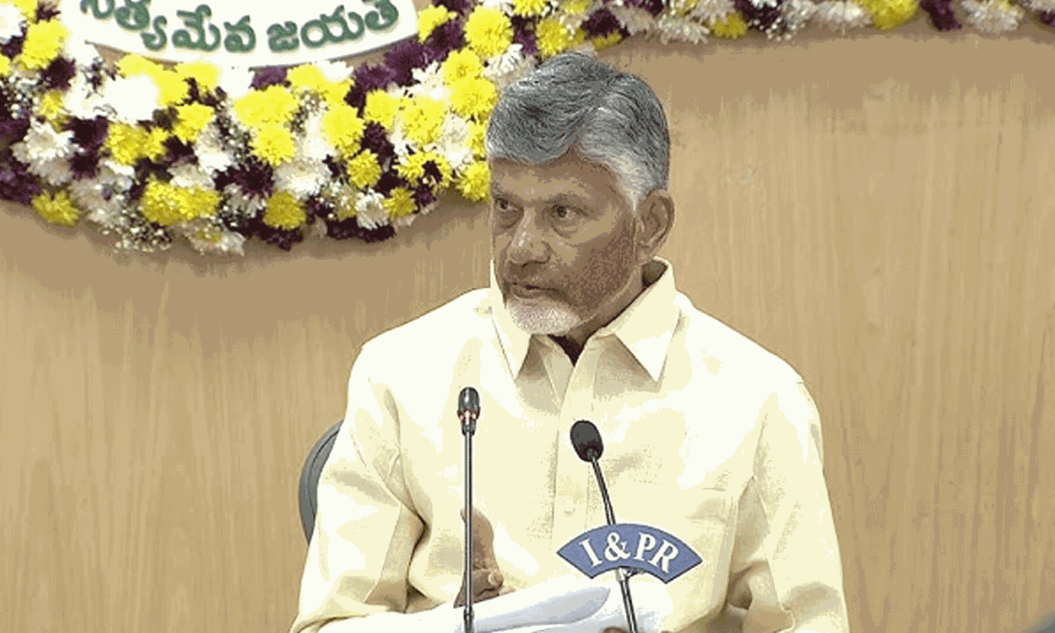 చంద్రబాబుకు బిగ్ రిలీఫ్.. వైసీపీకి షాక్! చంద్రబాబుకు బిగ్ రిలీఫ్.. వైసీపీకి షాక్!