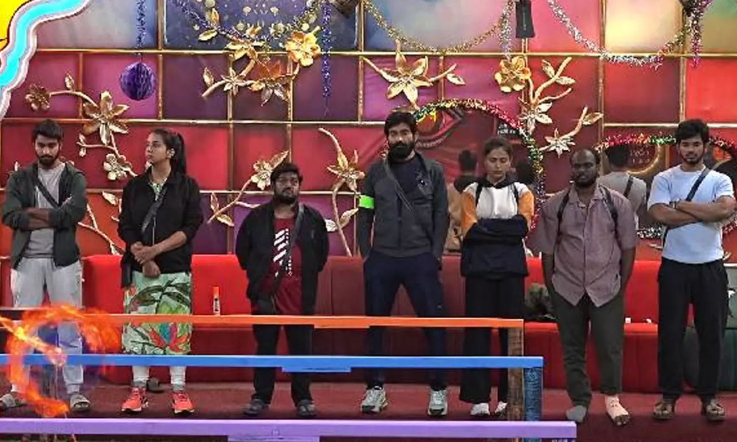 బిగ్ బాస్ 9.. డబల్ ఎలిమినేషన్ లో అతను అవుట్ మరొకరు ఎవరంటే..? బిగ్ బాస్ 9.. డబల్ ఎలిమినేషన్ లో అతను అవుట్ మరొకరు ఎవరంటే..?