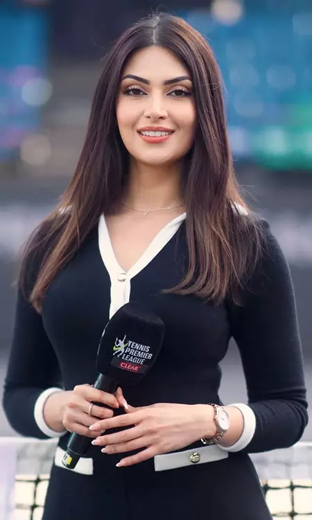 Yesha Sagar Shines at Tennis Premier League as Sports Presenter