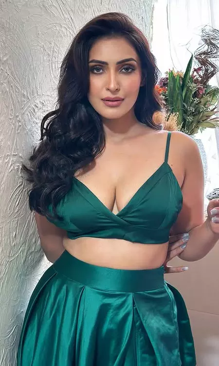 Effortless Elegance Shivangi Verma Steals the Spotlight