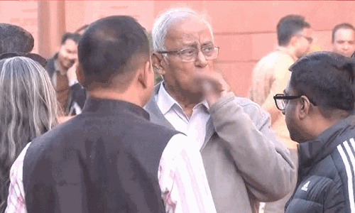 ఔను...పార్లమెంట్లో దమ్ముకొడతా...:ఎంపీ సౌగతా రాయ్ షాకింగ్ కామెంట్