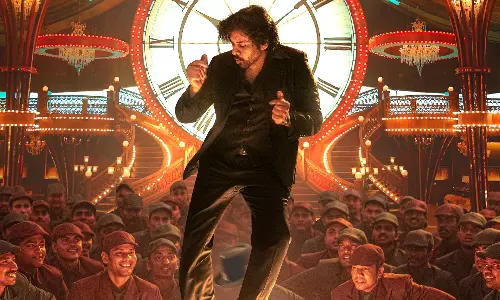 ఉస్తాద్ దేఖ్లేంగే సాలా.. పవన్ స్టైలిష్ స్టెప్పులు అదుర్స్..