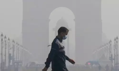 మాస్కులు ధరించాల్సిందే...గాలి అలాంటిది మరి !