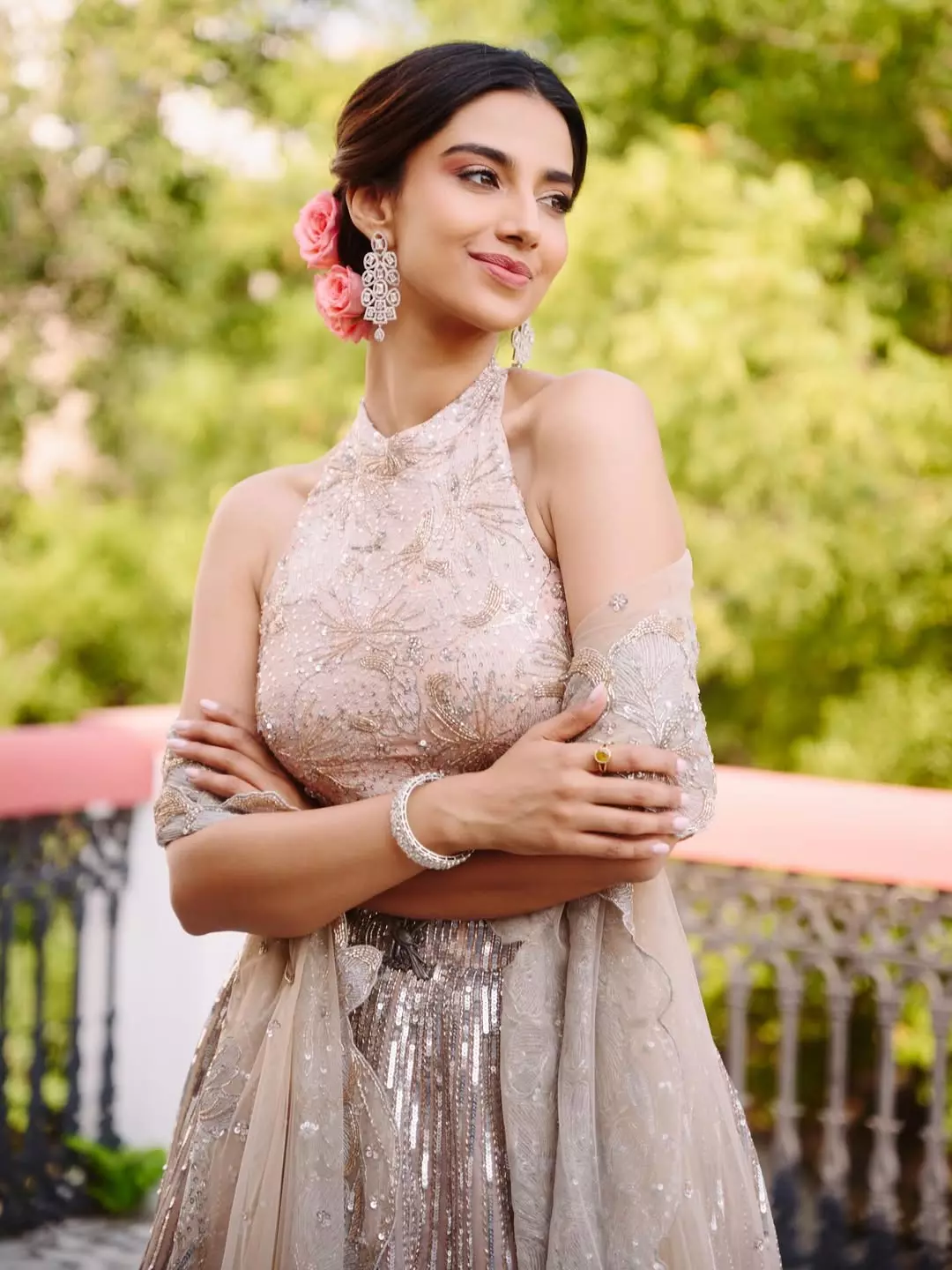 Meenakshi Chaudhary Glows in Timeless Elegance Meenakshi Chaudhary Glows in Timeless Elegance