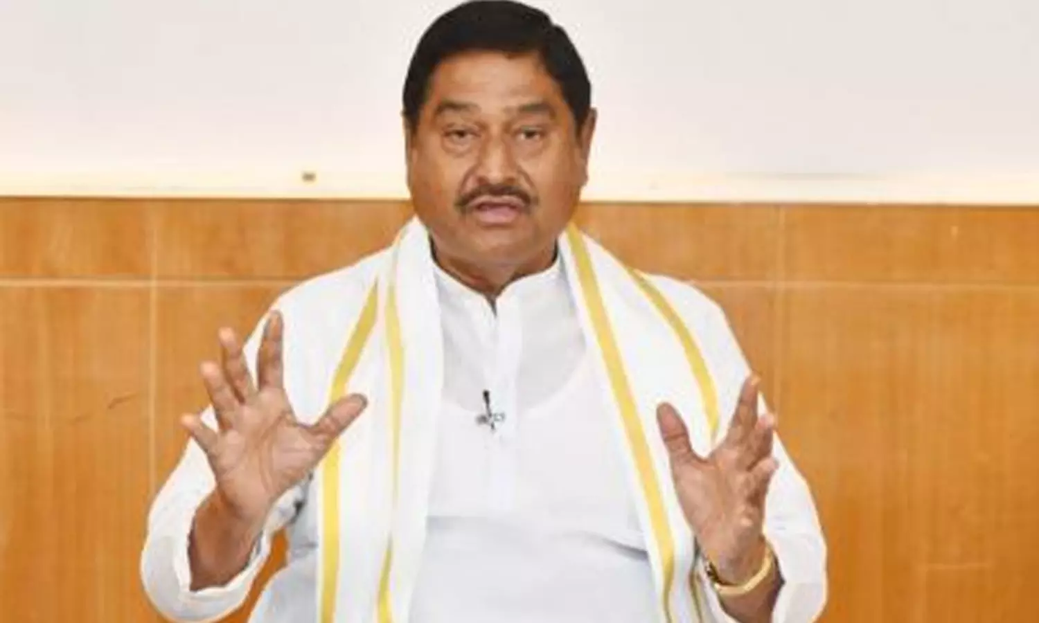 వైసీపీ పెద్దాయనకు రెండు టికెట్లు కావాలంట ? వైసీపీ పెద్దాయనకు రెండు టికెట్లు కావాలంట ?