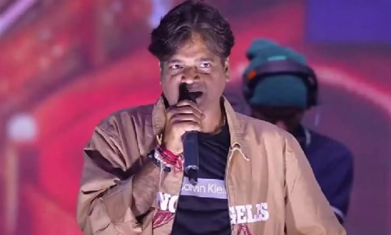 పవన్ ఉస్తాద్.. కథ విషయంలో అంత జరిగిందా? పవన్ ఉస్తాద్.. కథ విషయంలో అంత జరిగిందా?