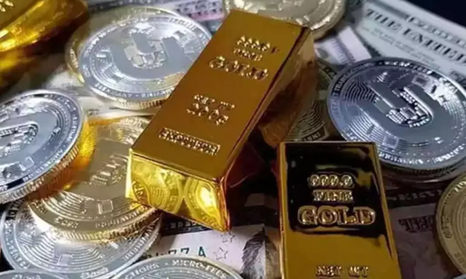 భూమి దూరమవుతున్న కల… బంగారం–వెండి అవుతున్న భరోసా! భూమి దూరమవుతున్న కల… బంగారం–వెండి అవుతున్న భరోసా!