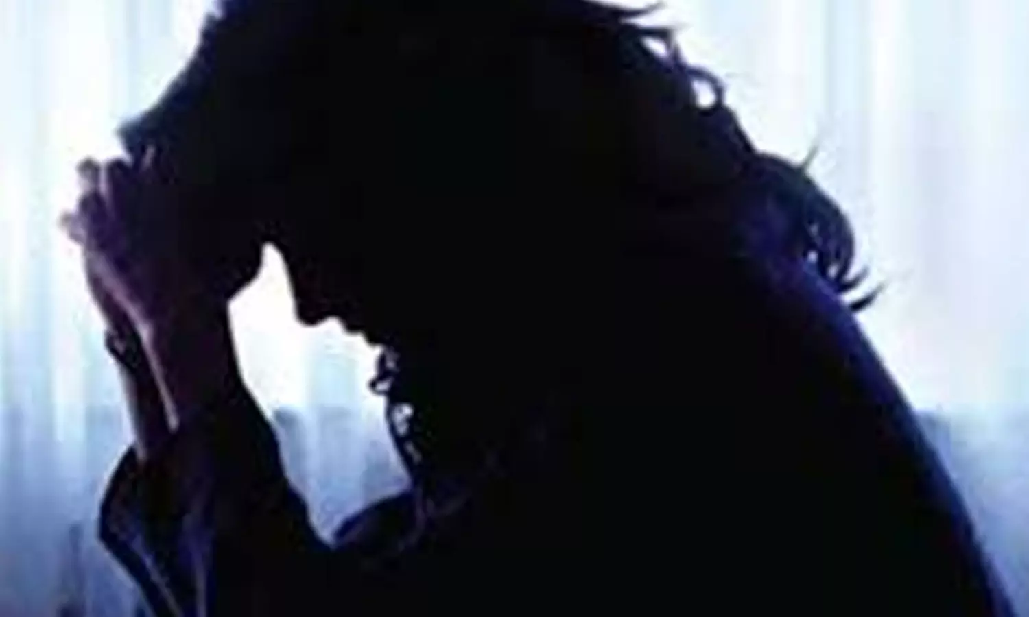 లైంగిక దాడి కేసులో నటికి ఊరట.. బాధితురాలికి అండగా నిందితుడి భార్య లైంగిక దాడి కేసులో నటికి ఊరట.. బాధితురాలికి అండగా నిందితుడి భార్య