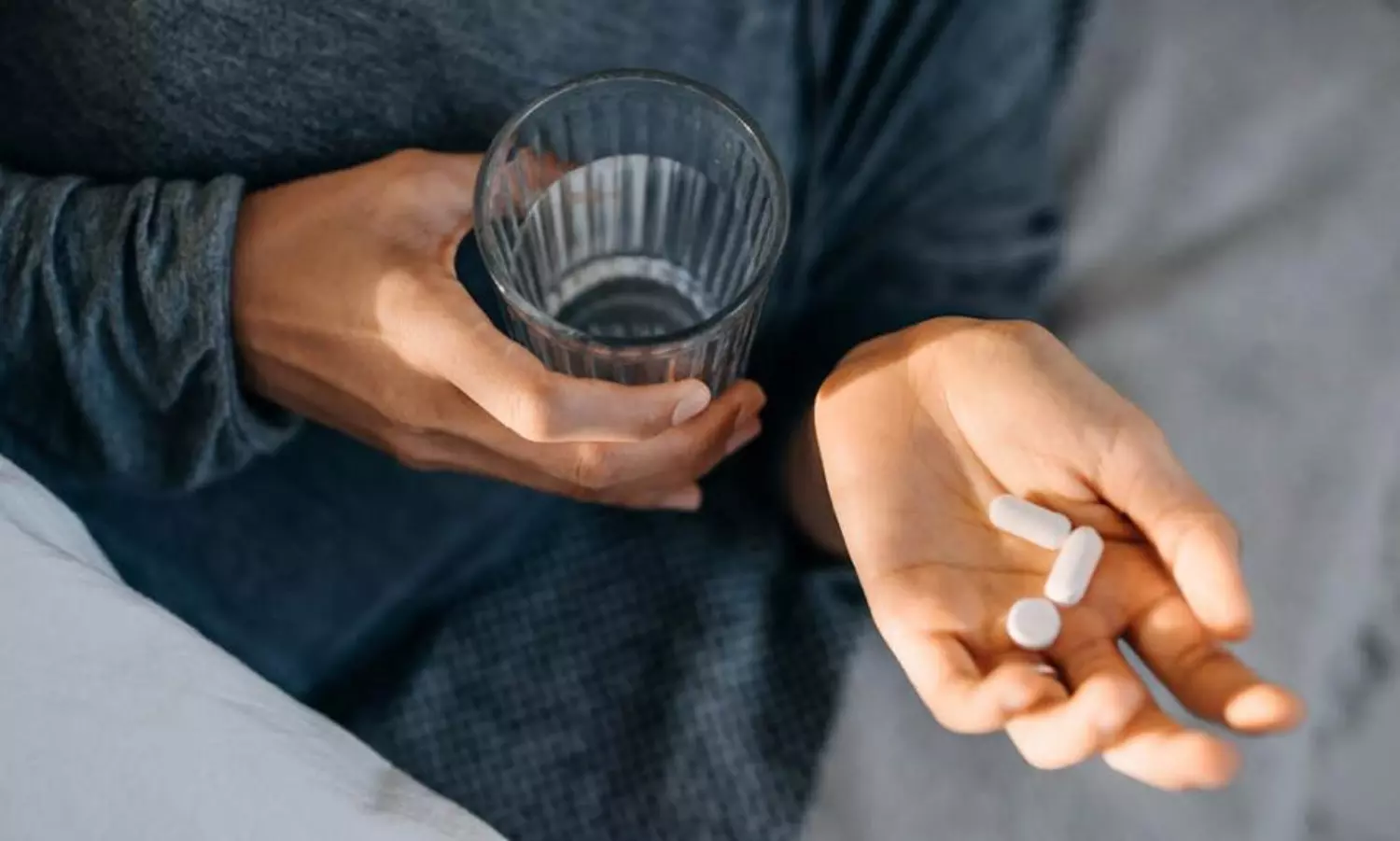 మెలటోనిన్ సప్లిమెంట్స్ వాడుతున్నారా.. ఇది మీ కోసమే! మెలటోనిన్ సప్లిమెంట్స్ వాడుతున్నారా.. ఇది మీ కోసమే!