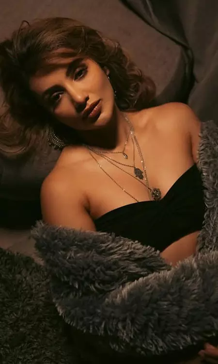 Tejaswi Madivada Stuns In Black Strapless Look