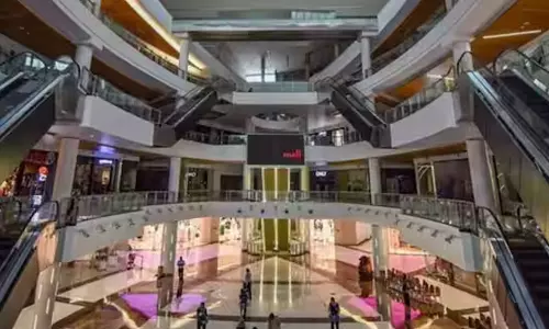 అప్  డేట్  కాకపోతే  అంతే బాస్... ఘోస్ట్  మాల్స్  చెబుతోన్న పాఠం!