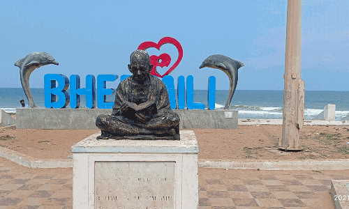 మాకు భీమిలీ టికెట్ కావాలి