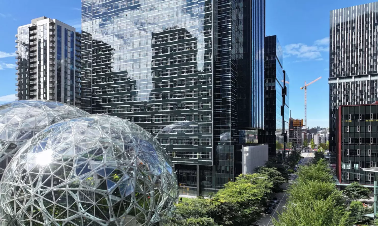 14,000తో సంబంధం లేదు.. మరికొంతమందికి అమెజాన్ షాక్! 14,000తో సంబంధం లేదు.. మరికొంతమందికి అమెజాన్ షాక్!