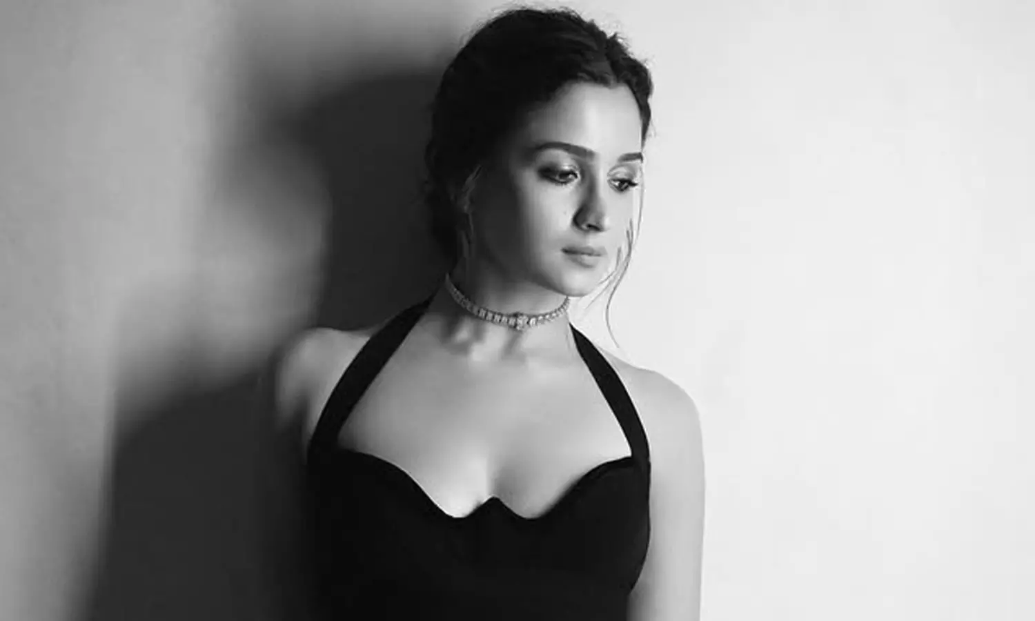 వీకెండ్ వైబ్స్.. తల్లైనా తరగని అందం.. వీకెండ్ వైబ్స్.. తల్లైనా తరగని అందం..