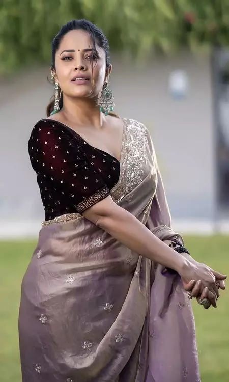 Anasuya Bharadwaj Never Fails To Impress With Her Style