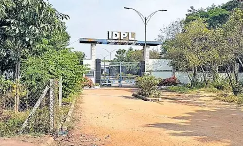 ఐడీపీఎల్ భూములు: అస‌లేంటీ వివాదం?