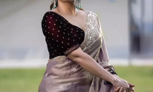 Anasuya Bharadwaj Never Fails To Impress With Her Style