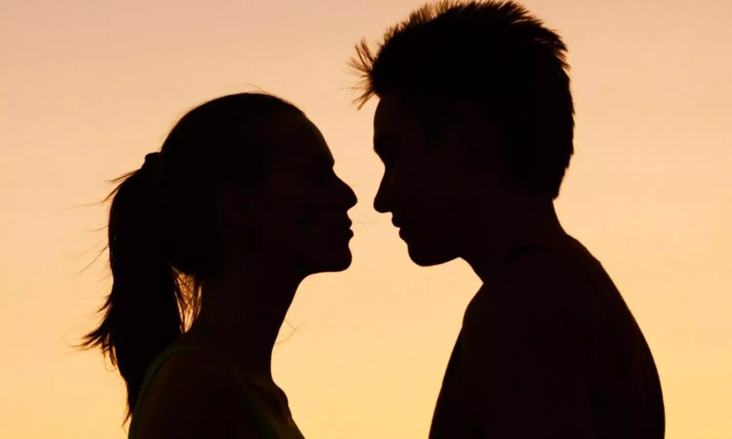 హైదరాబాద్లో సైలెంట్ పనికానిచ్చే కొత్త ట్రెండ్ ‘హుష్ డేటింగ్’ హైదరాబాద్లో సైలెంట్ పనికానిచ్చే కొత్త ట్రెండ్ ‘హుష్ డేటింగ్’