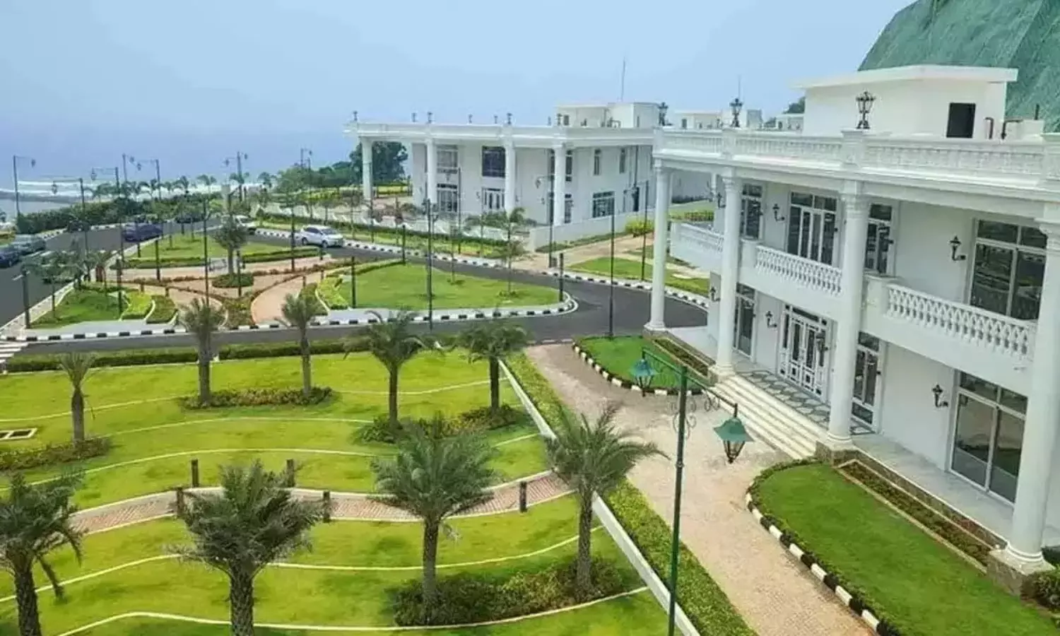 రుషికొండపై కీలక నిర్ణయం.. జగన్ కలల భవనం ఏం చేస్తారంటే..? రుషికొండపై కీలక నిర్ణయం.. జగన్ కలల భవనం ఏం చేస్తారంటే..?