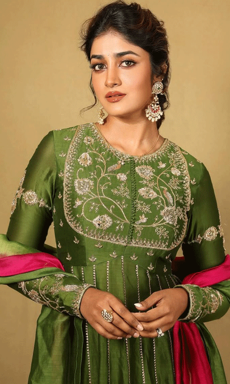 Graceful in Green: Dimple Hayathis Ethereal Ethnic Look