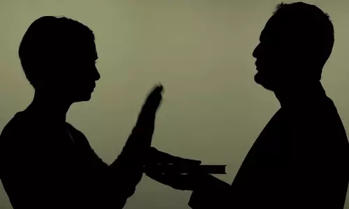 వావ్ అనిపించే స్నేహితులు.. అభ్యర్థి తరఫున హామీ ఇచ్చేశారు