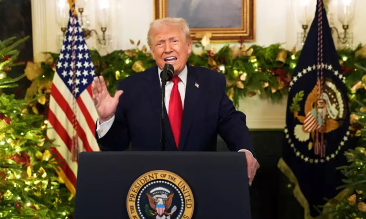 టారిఫ్ ఆయుధం.. అమెరికా ఫస్ట్: ట్రంప్ దూకుడు వెనుక అసలు వ్యూహం ఇదేనా? టారిఫ్ ఆయుధం.. అమెరికా ఫస్ట్: ట్రంప్ దూకుడు వెనుక అసలు వ్యూహం ఇదేనా?