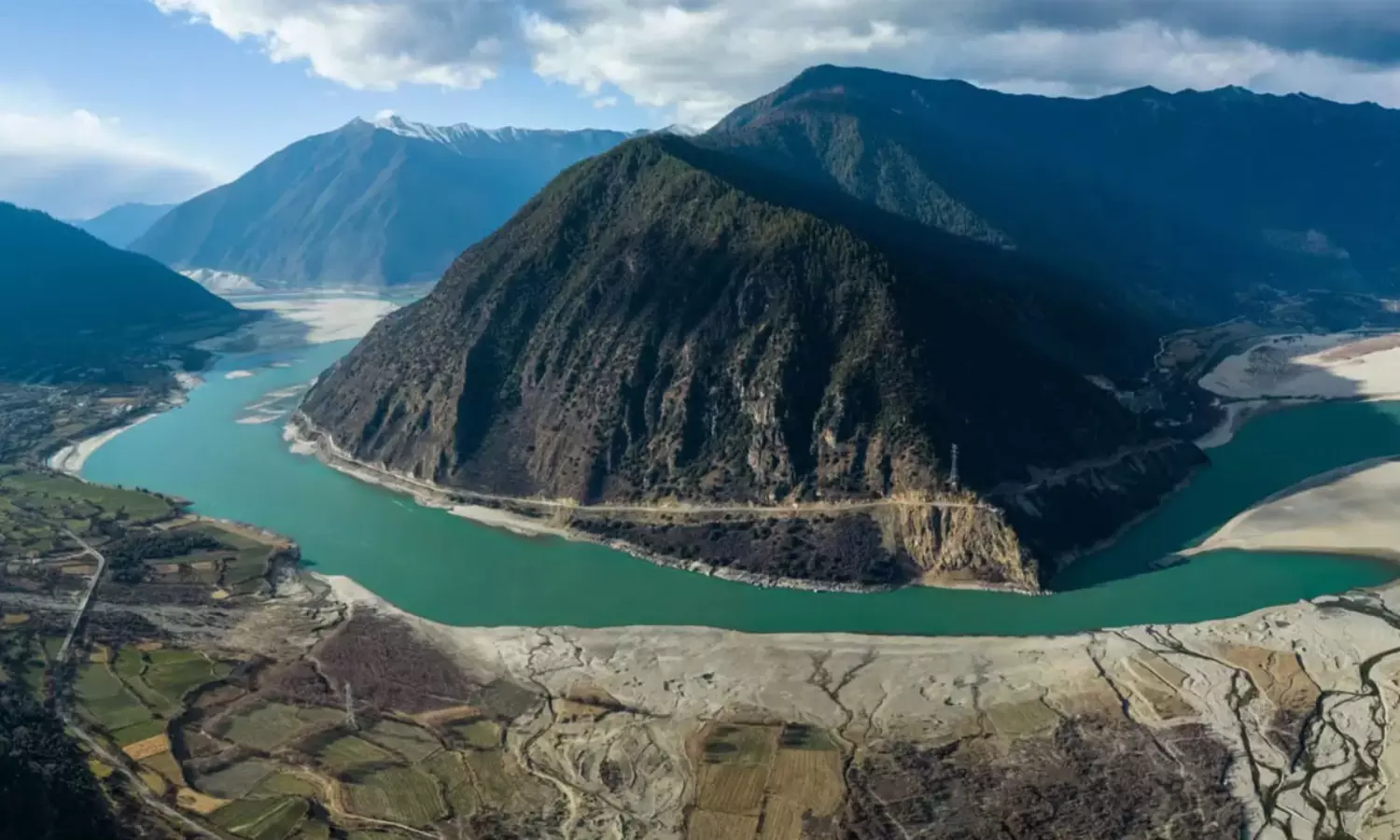 వన్-ఇన్, త్రీ-అవుట్.. సముద్రపు నీటితో ఇంధనం.. చైనా సంచలనం! వన్-ఇన్, త్రీ-అవుట్.. సముద్రపు నీటితో ఇంధనం.. చైనా సంచలనం!