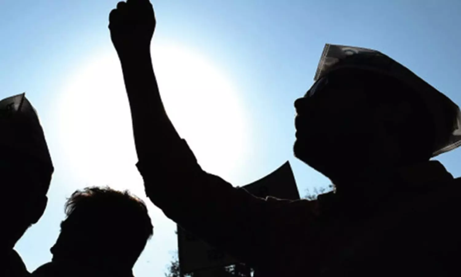 మాకు ప్రాధాన్యం లేదా.. ఎమ్మెల్యేల ఆవేదన! మాకు ప్రాధాన్యం లేదా.. ఎమ్మెల్యేల ఆవేదన!