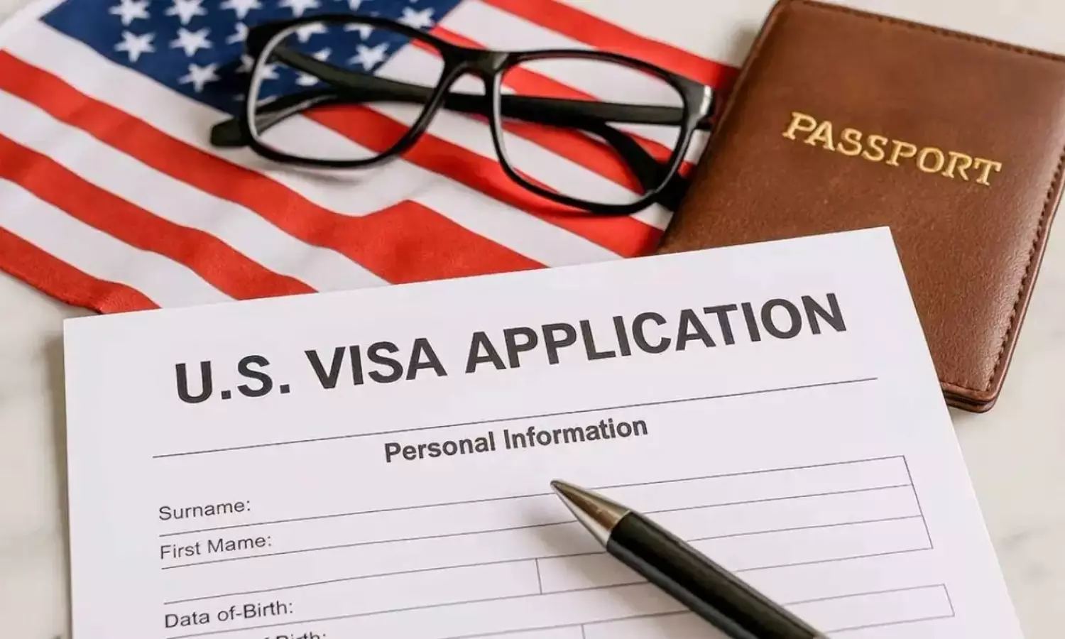 అమెరికాలో మీ బస: నిర్ణయించేది వీసా కాదు.. ఎంట్రీ ఆఫీసర్ మాత్రమే! అమెరికాలో మీ బస: నిర్ణయించేది వీసా కాదు.. ఎంట్రీ ఆఫీసర్ మాత్రమే!