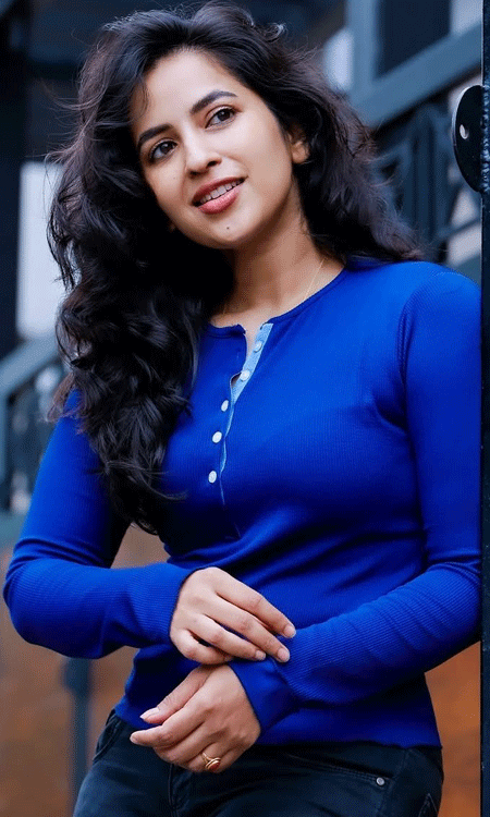 Komalee’s Graceful Vibe Will Make You Go Gaga