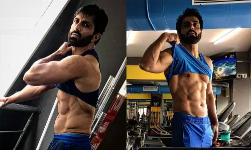 52 ఏళ్లలో కుర్ర హీరోలు సైతం కుళ్లుకునేలా..