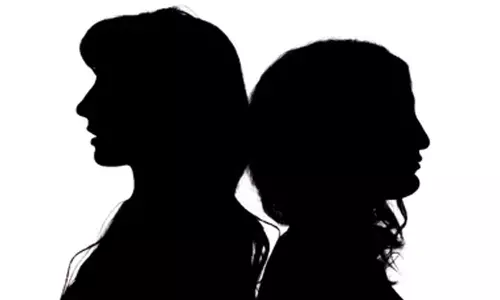 సౌత్ బ్యూటీకి బీ టౌన్ లో కష్టాలు.. ఆమె వల్లేనట!