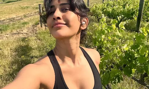 న్యూజిలాండ్ లో నభా అందాలు..