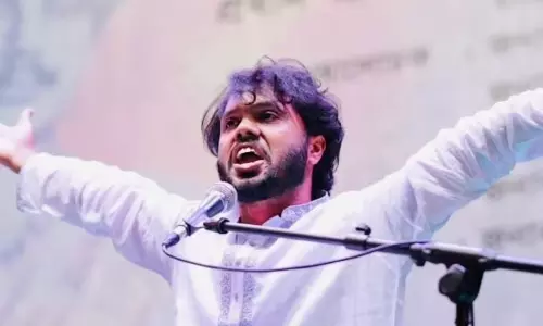 బంగ్లా తాజాగా తగలబడటానికి కారణం ఇదే.. ఎవరీ హైదీ..!