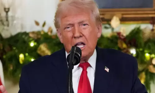 బ్రేకింగ్ : గ్రీన్ కార్డ్ లాటరీని సస్పెండ్ చేసిన ట్రంప్