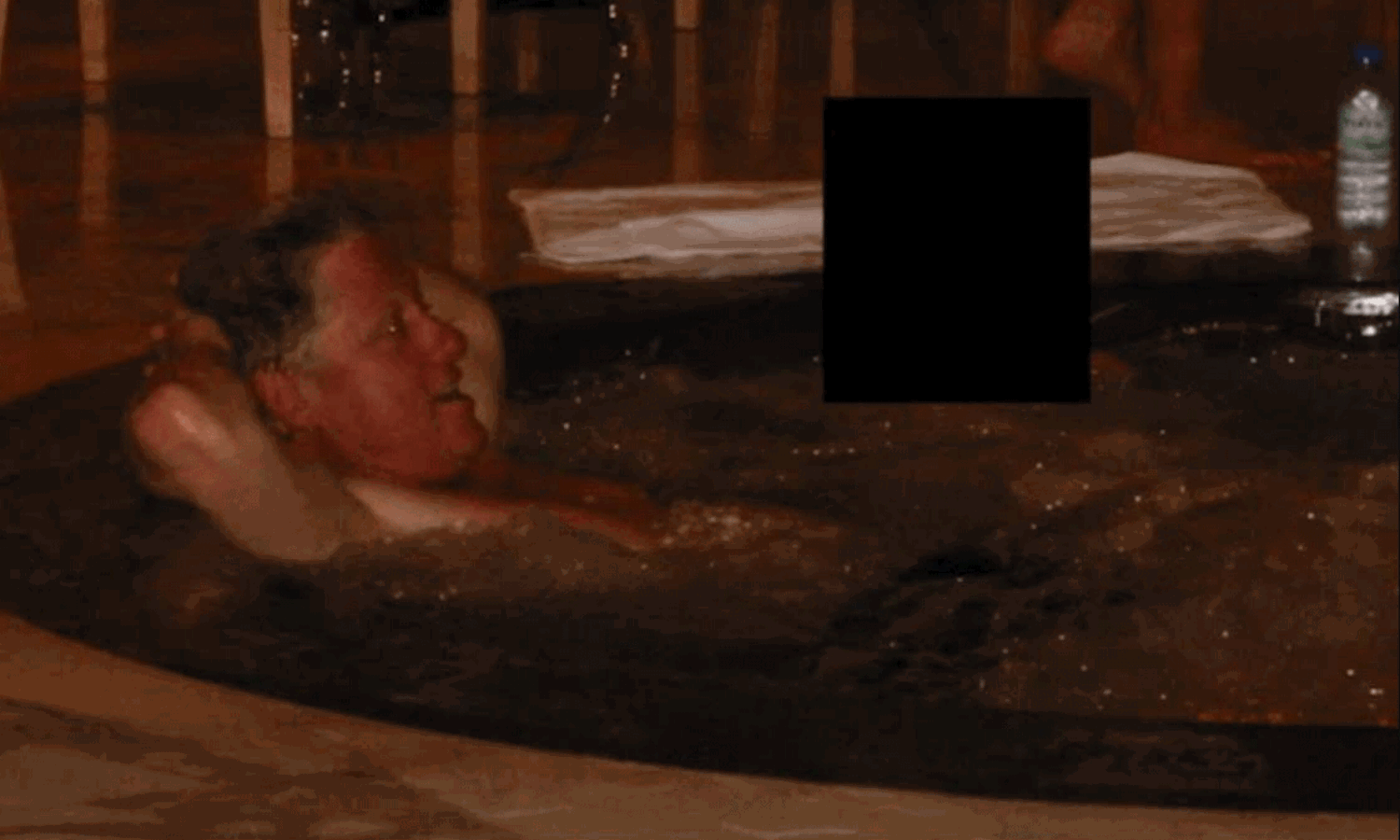 ఎప్ స్టీన్ ఫైల్స్ సంచలనం.. హాట్ టబ్ లో బిల్ క్లింటన్ పిక్స్  వైరల్!