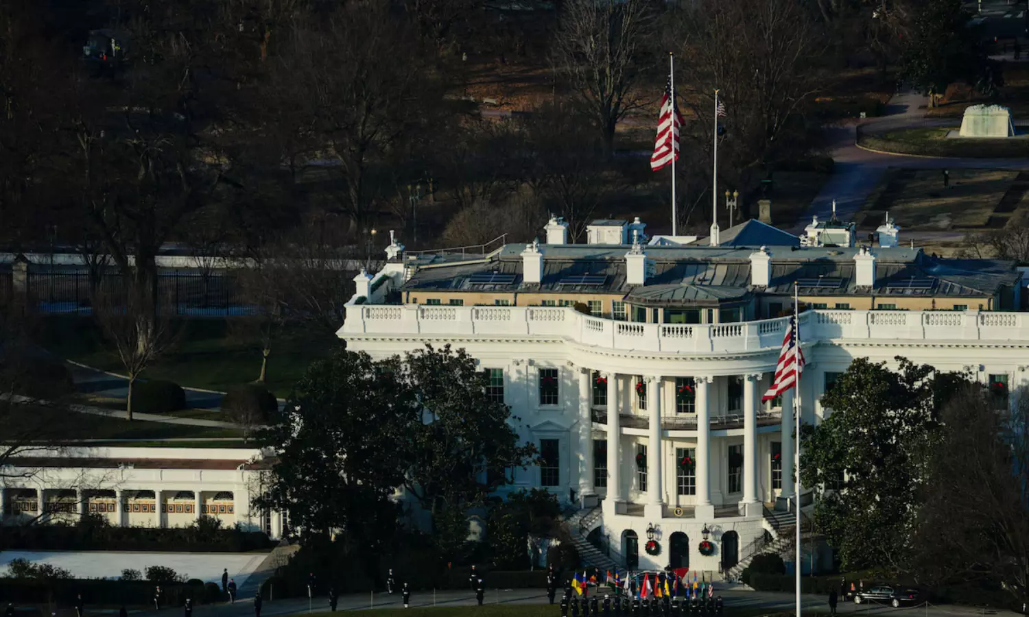 వైట్ హౌస్ వెబ్ సైట్ హ్యాక్.. 8 నిమిషాలు అతడి వీడియోలు